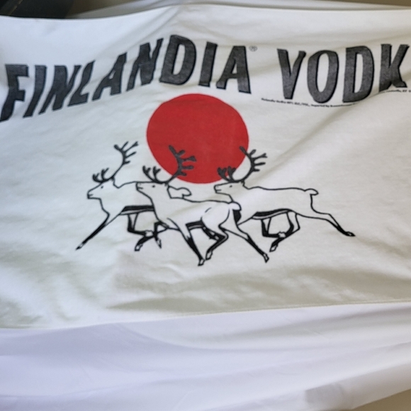 Finlandia Vodka Beach towel vintage 1999 Reindeer red sun plush towel - Picture 4 of 17